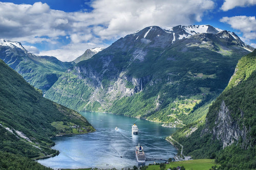 Norway Travel Guide 2026: Fjords, Northern Lights and eSIM Tips